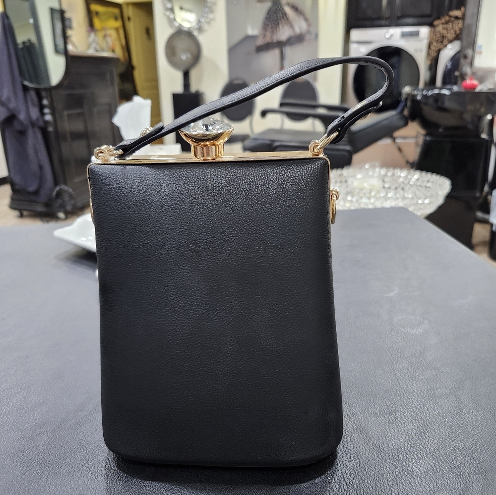 ALYSSA VEGAN LEATHER HANDBAG
